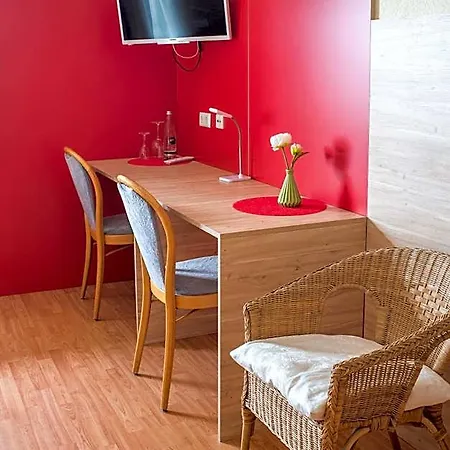 Schweizerhof Hotel 3*